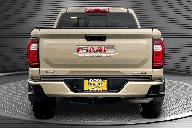 Used 2024 GMC Canyon AT4 w/ AT4 Premium Package AWD/4WD image 5