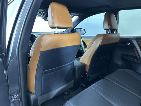 Used 2017 Toyota RAV4 SE image 24