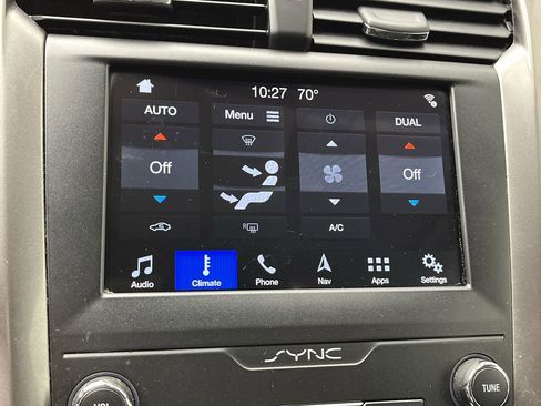 Used 2019 Ford Fusion SE image 20