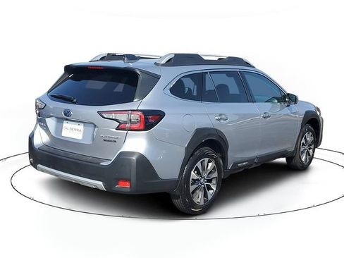 Certified 2025 Subaru Outback Touring w/ Popular Package #2 AWD/4WD image 4