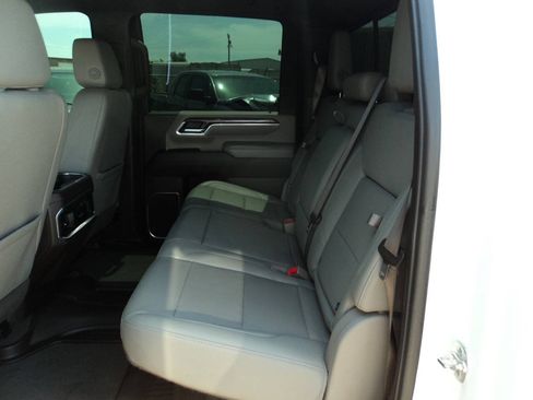 Used 2025 Chevrolet Silverado 2500 LTZ w/ LTZ Convenience Package AWD/4WD image 15
