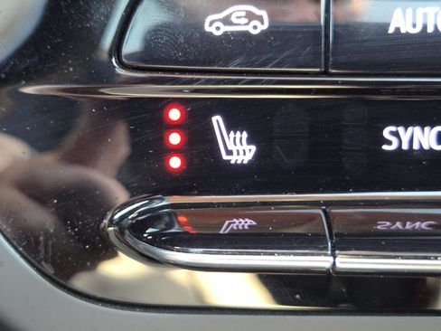 Used 2023 Buick Envision Essence w/ Sport Touring Package AWD/4WD image 5