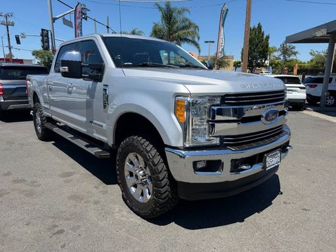 Used 2017 Ford F250 Lariat w/ Chrome Package AWD/4WD image 2