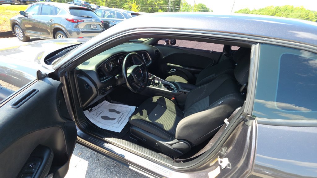 Used 2019 Dodge Challenger SXT RWD image 22