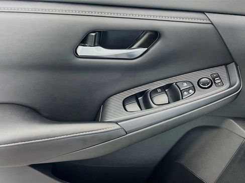 Used 2023 Nissan Sentra SV FWD image 18
