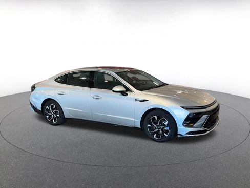 Used 2025 Hyundai Sonata SEL image 2