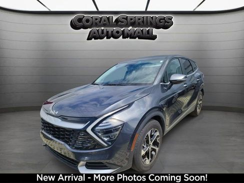 Used 2024 Kia Sportage EX FWD image 2