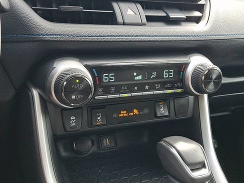 Certified 2024 Toyota RAV4 SE w/ Convenience Package AWD/4WD image 16