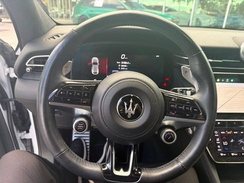 Used 2023 Maserati Grecale Modena AWD/4WD image 7