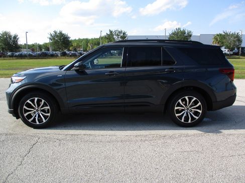 New 2024 Ford Explorer ST-Line w/ Class IV Trailer Tow Package image 4