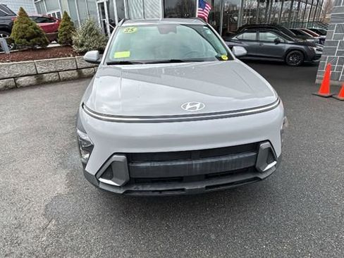 Used 2025 Hyundai Kona SEL AWD/4WD image 2