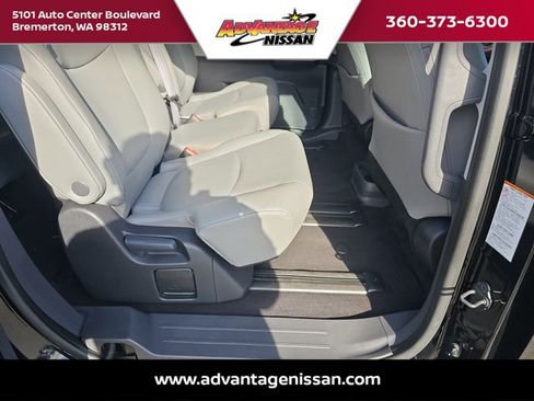 Used 2023 Toyota Sienna XLE image 23