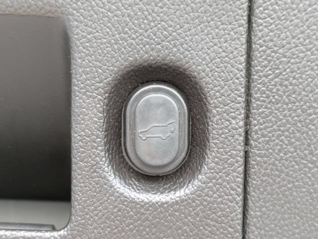 Used 2015 Chevrolet Tahoe LT RWD image 10