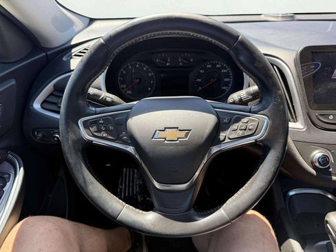 Used 2022 Chevrolet Malibu LT FWD image 16