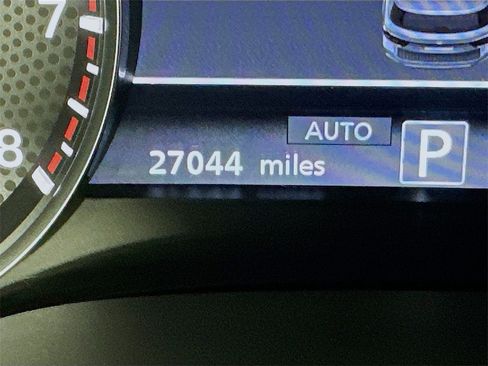 Used 2024 Nissan Armada SL w/ Captain's Chairs Package image 15