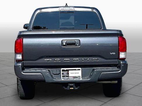 Used 2021 Toyota Tacoma TRD Off-Road w/ Technology Package AWD/4WD image 5