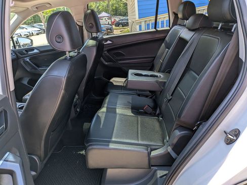 Used 2021 Volkswagen Tiguan SEL AWD/4WD image 30
