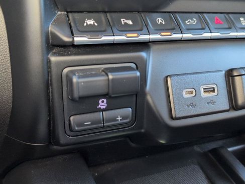 Used 2020 GMC Sierra 1500 AT4 w/ AT4 Premium Package AWD/4WD image 35