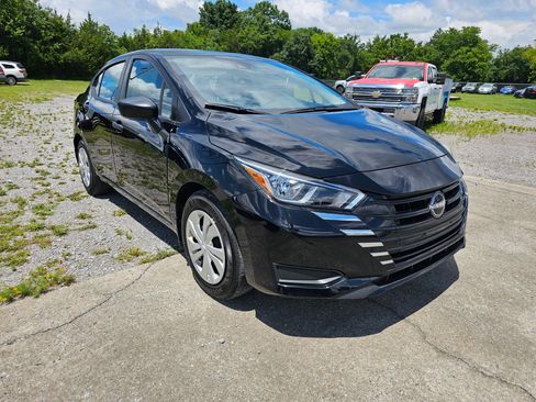 Used 2024 Nissan Versa S w/ Trunk Package FWD image 2