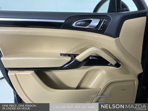 Used 2017 Porsche Cayenne image 20