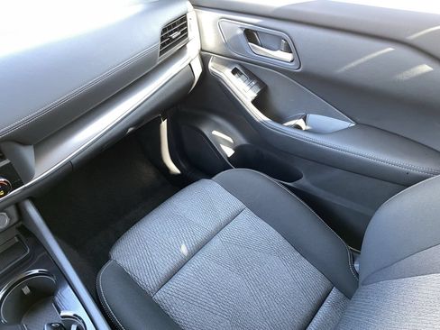 New 2026 Nissan Rogue SV FWD image 18