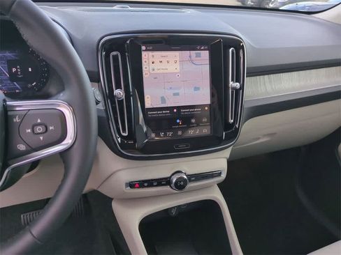 New 2026 Volvo XC40 B5 Plus w/ Protection Package Premier image 20