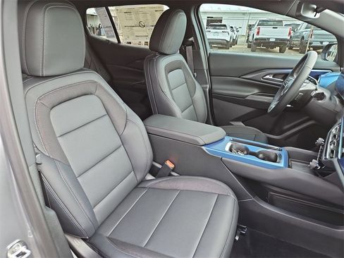 New 2026 Chevrolet Equinox EV LT image 27