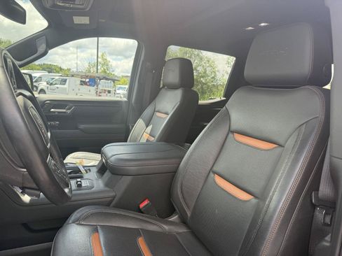 Used 2023 GMC Sierra 1500 AT4 w/ AT4 Premium Package AWD/4WD image 4