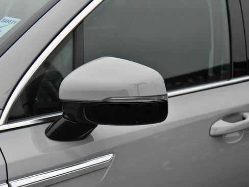 Used 2025 Kia Sorento S image 13