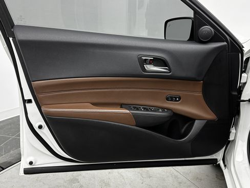 Used 2021 Acura ILX w/ Premium Package image 11