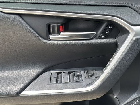 Used 2019 Toyota RAV4 Limited w/ Advanced Technology Package FWD image 13