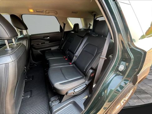 Used 2023 Nissan Pathfinder SL AWD/4WD image 24