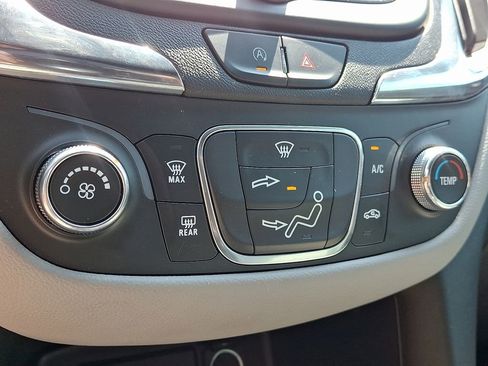 Used 2023 Chevrolet Equinox LS AWD/4WD image 13