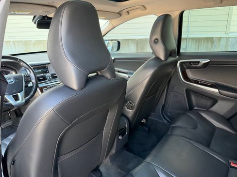Used 2015 Volvo XC60 T6 Premier Plus AWD/4WD image 17