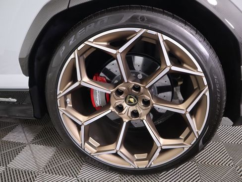 Used 2023 Lamborghini Urus Performante image 32