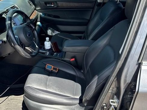 Used 2018 Subaru Outback 3.6R Limited AWD/4WD image 5