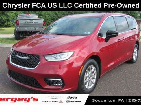 Certified 2025 Chrysler Pacifica Select FWD image 1