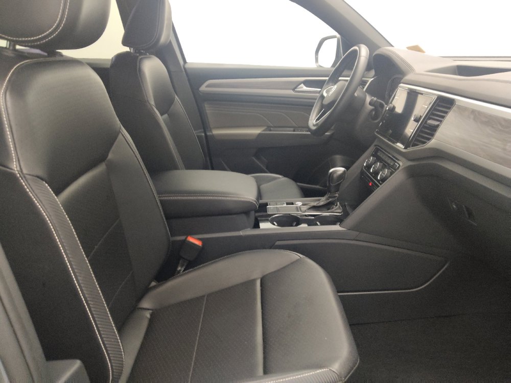 Used 2022 Volkswagen Atlas Cross Sport SE w/ Panoramic Sunroof Package FWD image 21