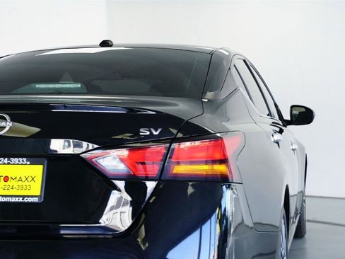 Used 2023 Nissan Altima 2.5 SV FWD image 8