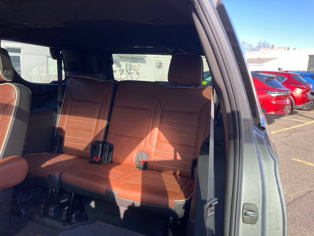 Used 2023 GMC Yukon Denali Ultimate AWD/4WD image 21