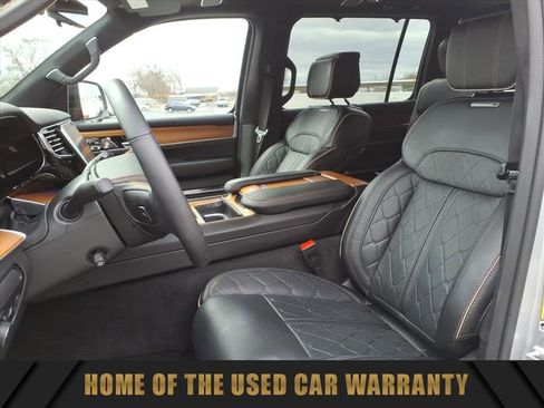 Used 2025 Jeep Grand Wagoneer Series III w/ HD Trailer Tow Package image 14