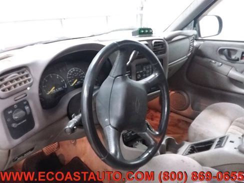 Used 2000 Chevrolet S10 Pickup LS w/ Preferred Equipment Group image 11