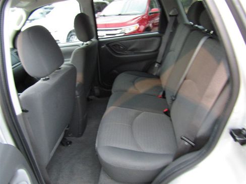 Used 2005 MAZDA Tribute I FWD image 18
