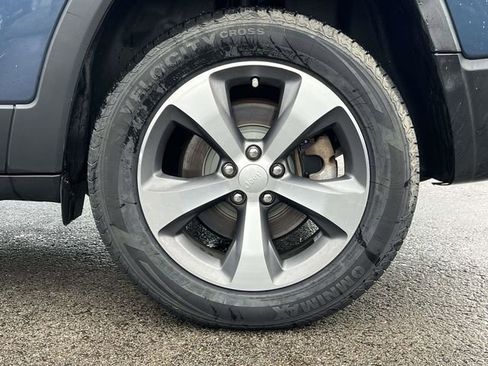 Used 2021 Jeep Cherokee Limited image 11