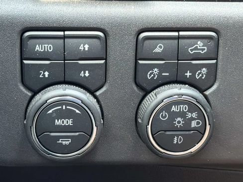 Used 2024 Chevrolet Silverado 1500 ZR2 w/ Technology Package AWD/4WD image 25