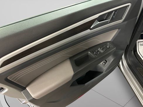 Used 2022 Volkswagen Atlas SE image 16