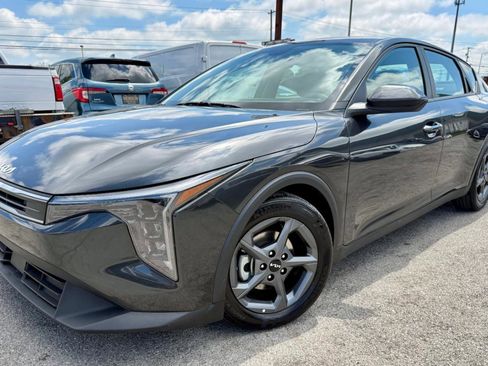 Used 2025 Kia K4 FWD image 3