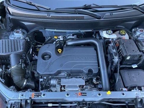 Certified 2024 Chevrolet Equinox LS w/ LS Convenience Package image 19