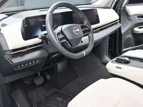 Used 2023 Nissan Ariya FWD image 11