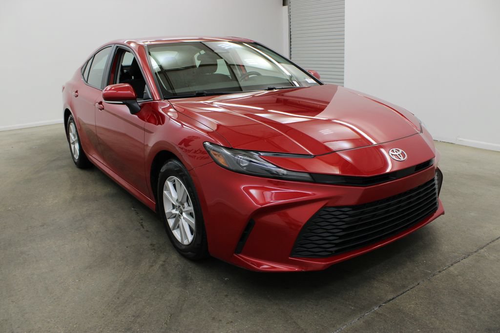 Used 2025 Toyota Camry LE FWD image 6